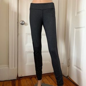 NWOT Roxy Grey Leggings w/Key Pocket Size Large